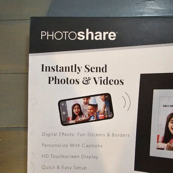 Simply Smart Home PhotoShare 10.1" Full HD Wi-Fi Smart Digital Picture Frame - Picture 7 of 16